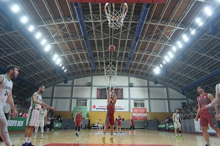 Çiftlikköy Belediye, Sakarya'da Sonunu Getiremedi (87-81)